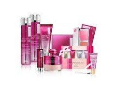 化妝品批發(fā)與零售 行業(yè)雙輪驅(qū)動(dòng)的商業(yè)模式解析